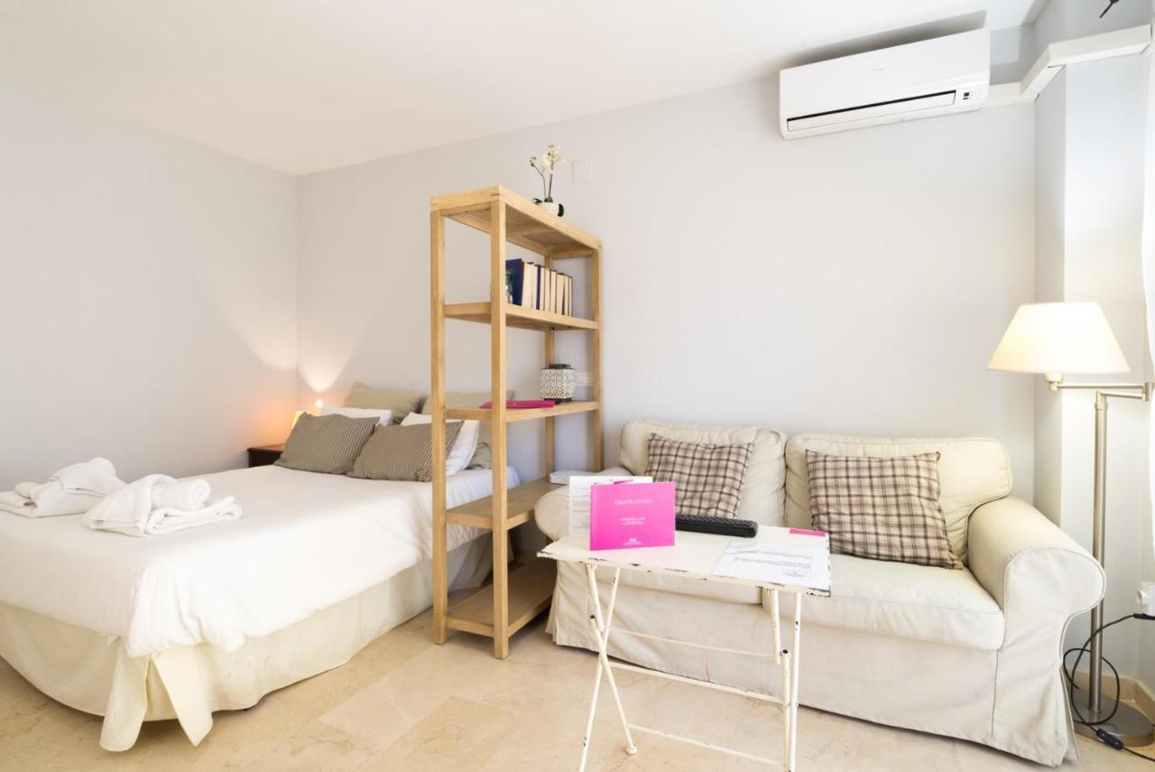 Studio Pedrega Apartment Malaga Exterior photo